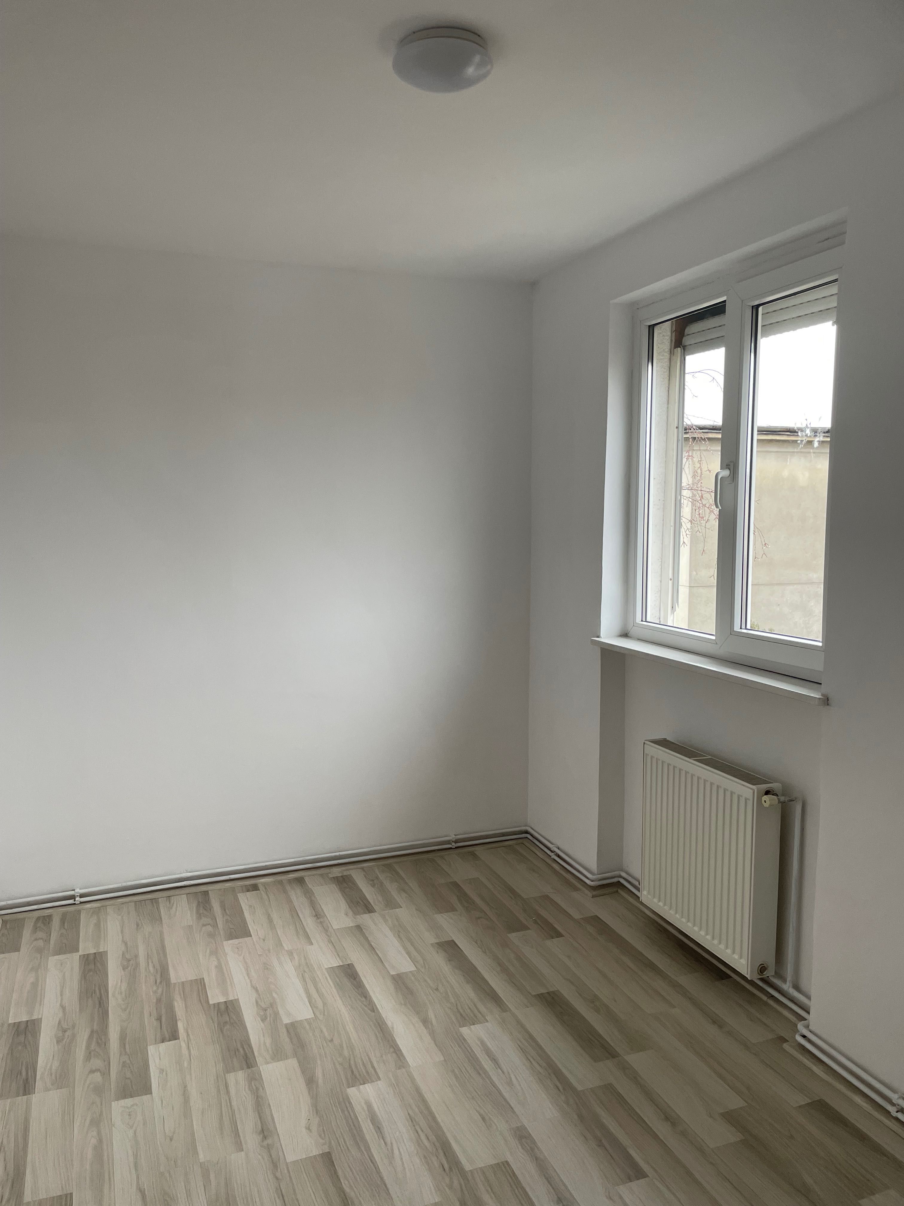 De Vânzare Apartament cu 3 camere, în Reghin, str. Pomilor