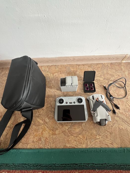 Дрон DJI Mini 3 Pro + DJI RC + Fly More Kit Plus белый