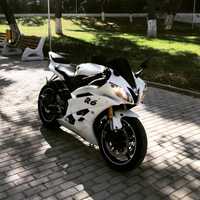 Yamaha R6  white speed