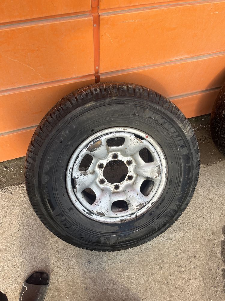 Toyota hilux диски р15
