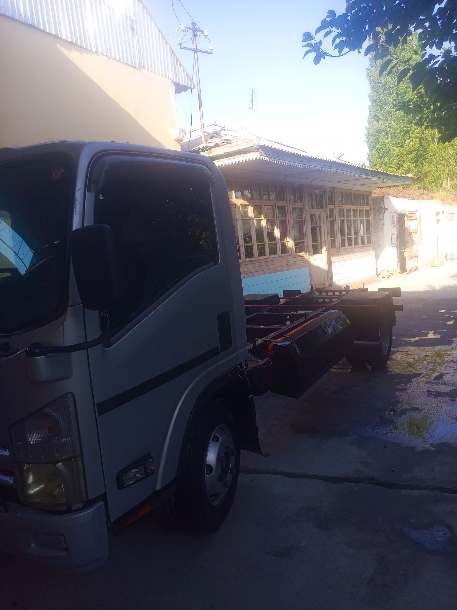 Yili 2010 isuzu holati idial