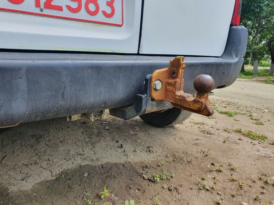 Dezmembrez Peugeot partner 2.0 hdi 90 cp cod RHY