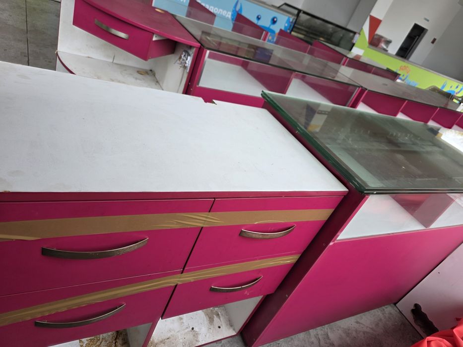 Мебели за магазин  за алкохол и цигари