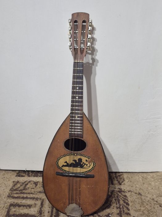 Mandolina veche de colectie