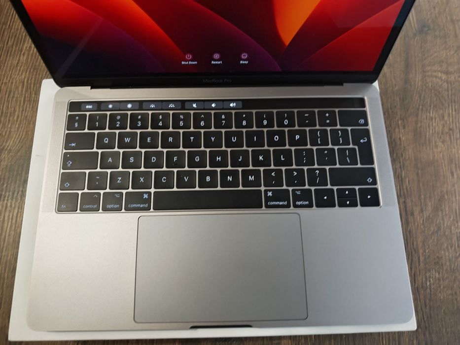 Macbook Pro 2017-13.3" Touchbar 16 GB RAM 512 GB