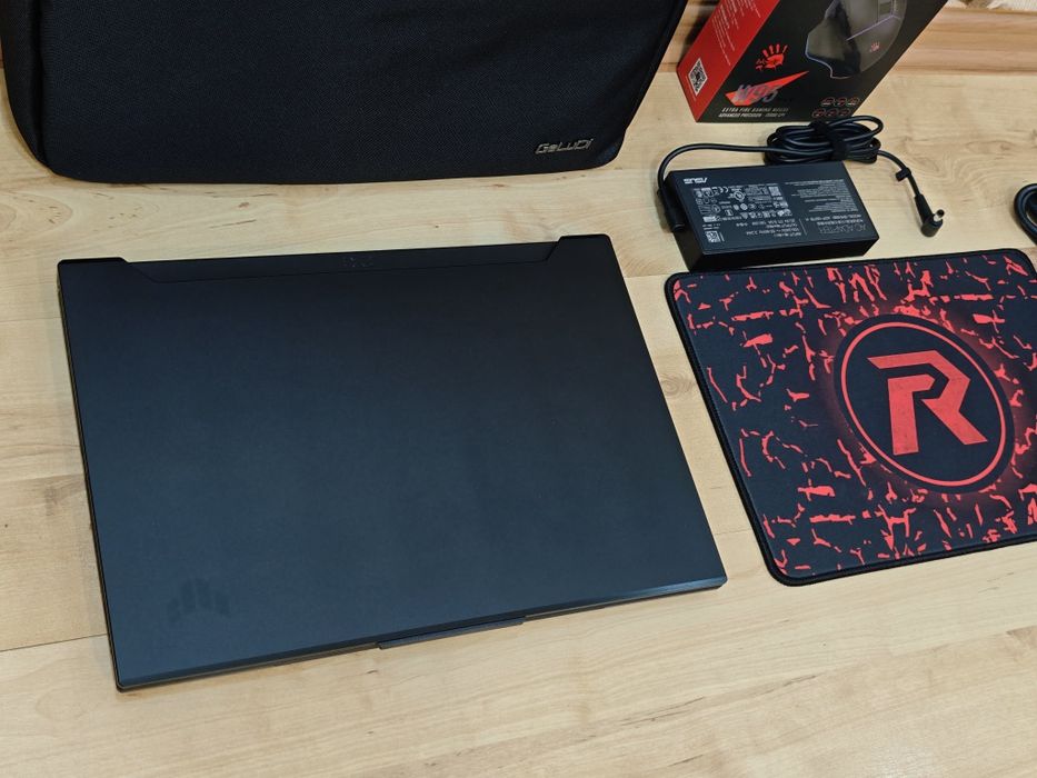 16×ядер Core i7-12 SSD1024GB ОЗУ16ГБ Tuf 
Состояние Хороший как на фот