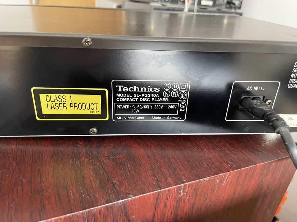 Cd   player Technics