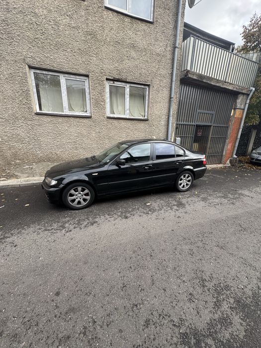 Vand e46 negru 1.8