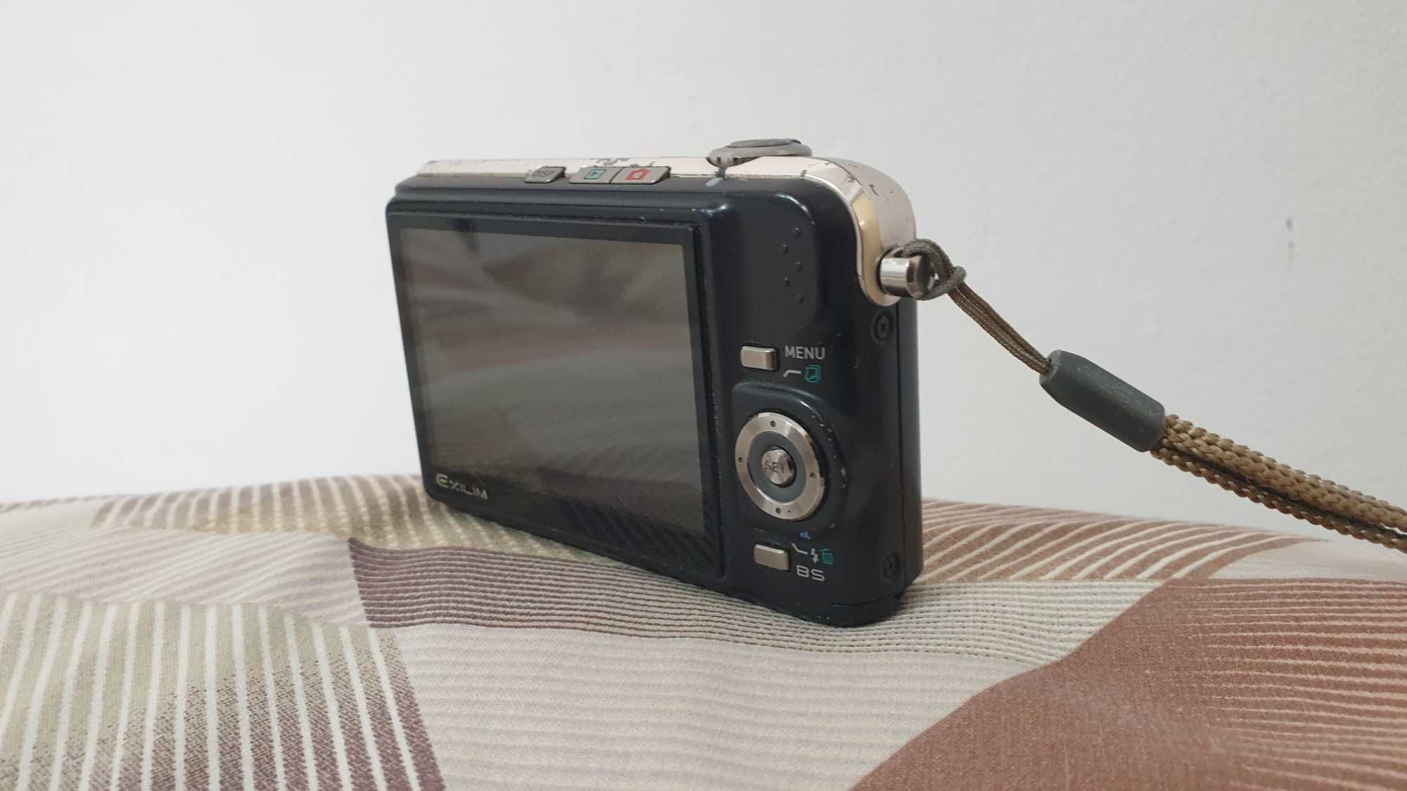 фотоапарат Casio Exilim Z-1000