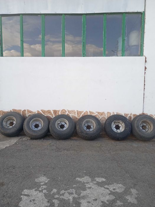 Гуми и джанти за ремарке Ремби 10 т