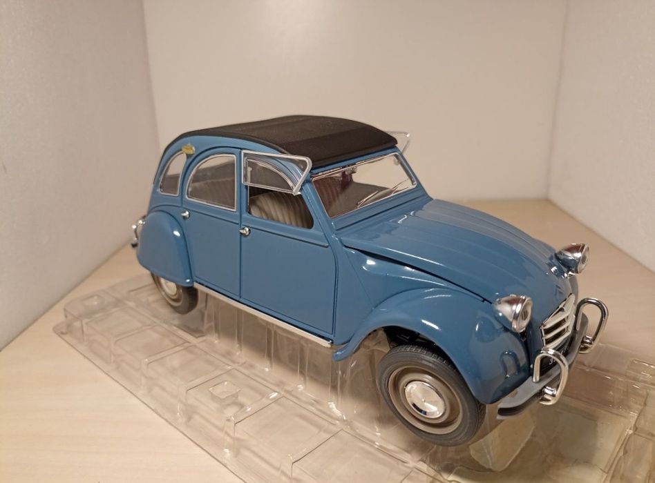 Citroen 2CV
Scara 1:17
Solido 

Pozele reflectă realitatea. Se vinde e