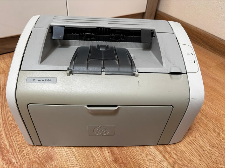 Imprimantă HP LaserJet 1020 + cartuș rezervă