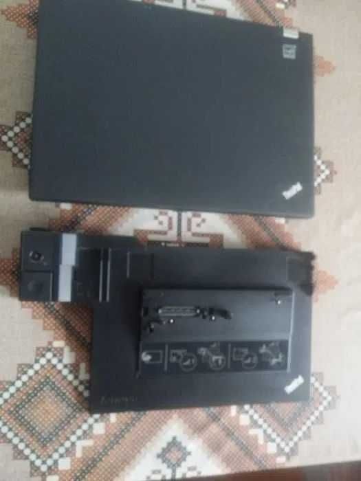 Dock Station pentru laptop Lenovo