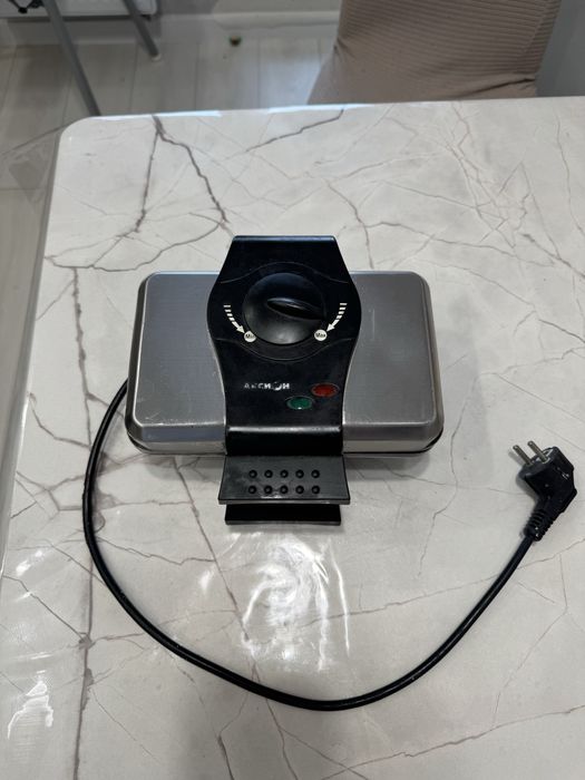 Вафельница хорошая