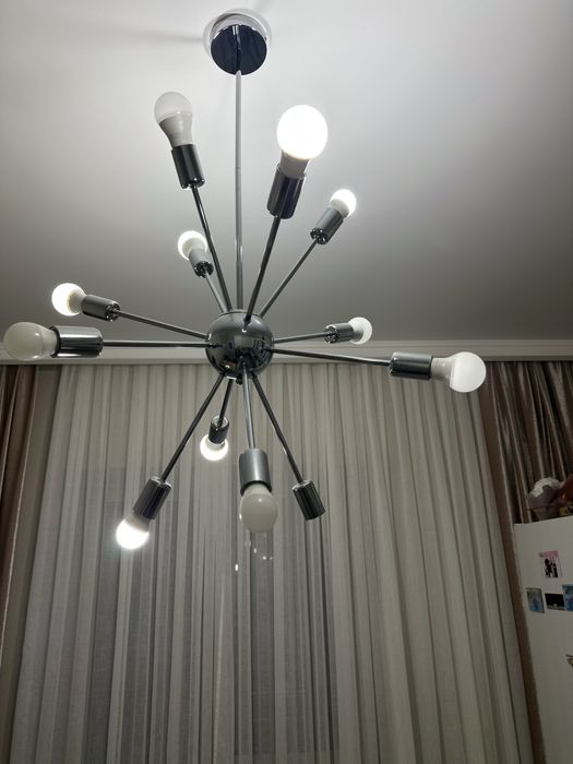 Продам шикарную люстру