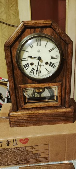 Старинные часы, с боем.