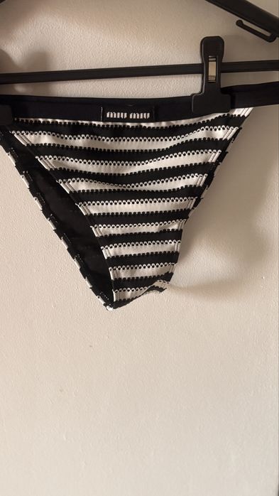 Costum de baie in dungi