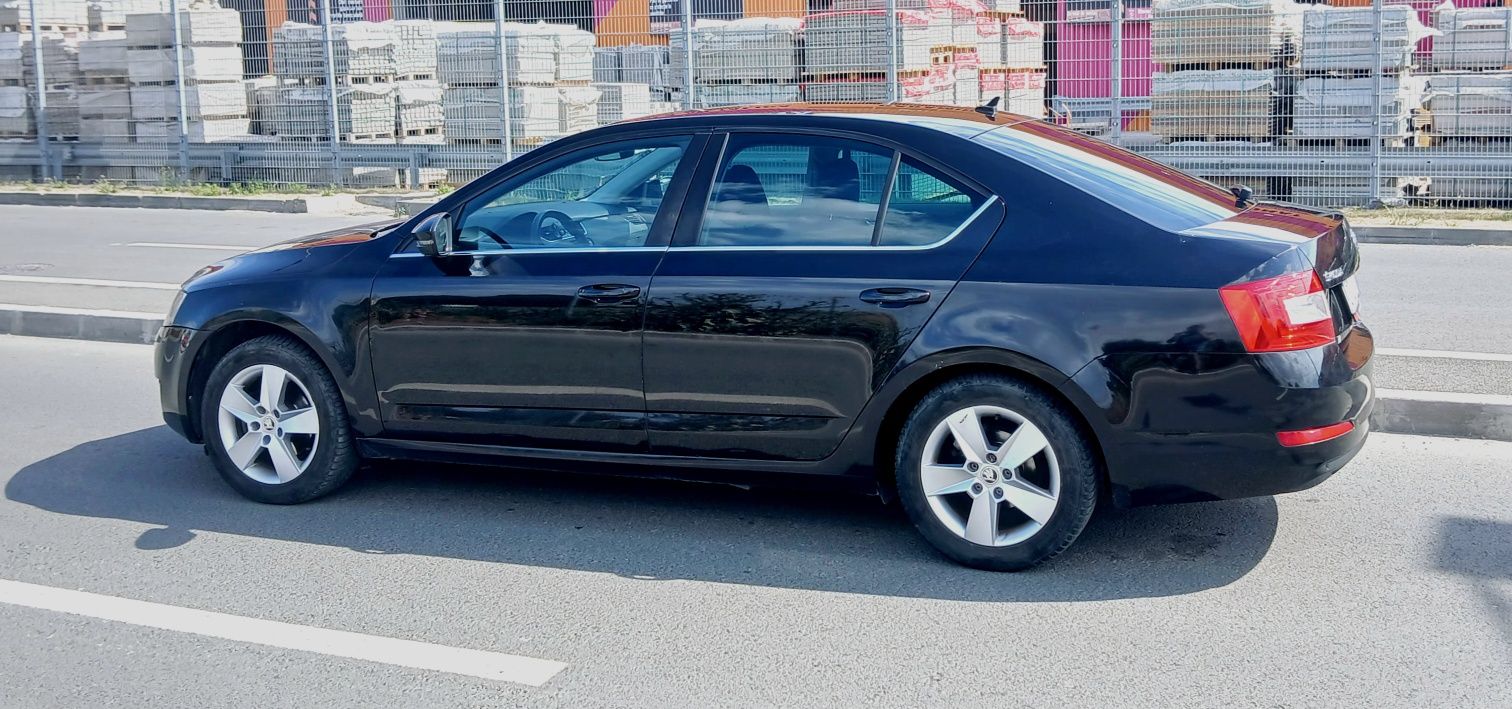 Vând Octavia 1.6tdi