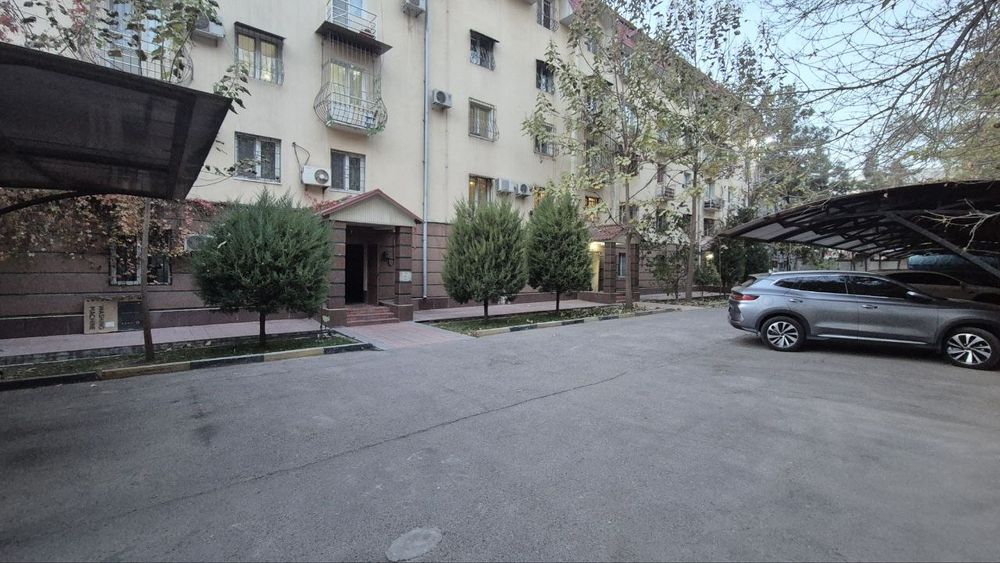 Сдаёться Квартира.  БИИ. Максим Горький 2/2/5. 70м²