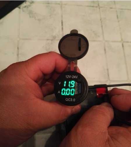 Дигитален волтметър с амперметър + USB, НОВ, зарядно за телефон