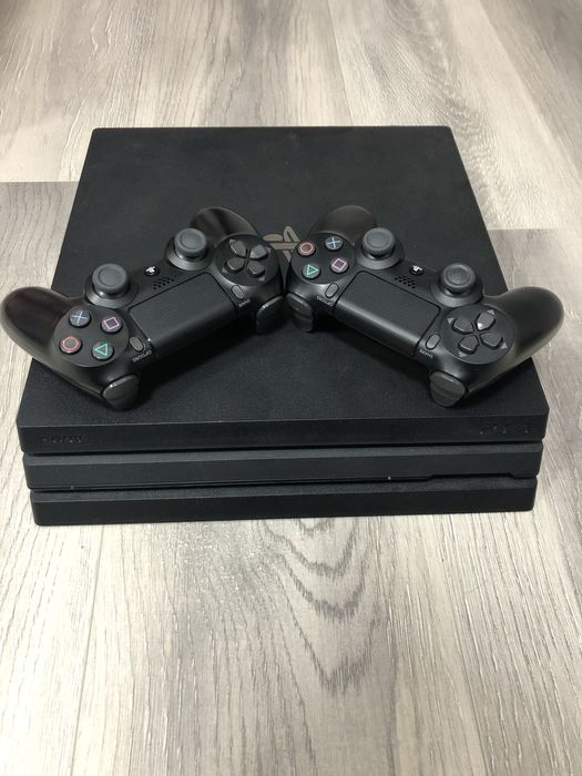 Sony Playstation 4 PRO 1 TB/ в хорошом состояний