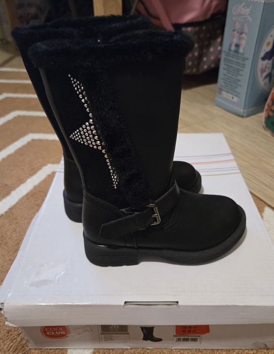 Нови ботуши момиче 26 номер