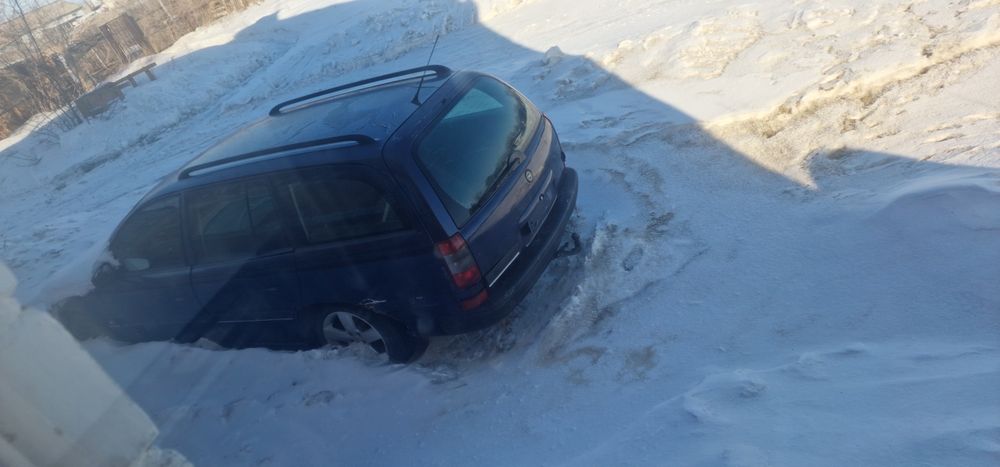 Опеля Омеги Б по запчастям