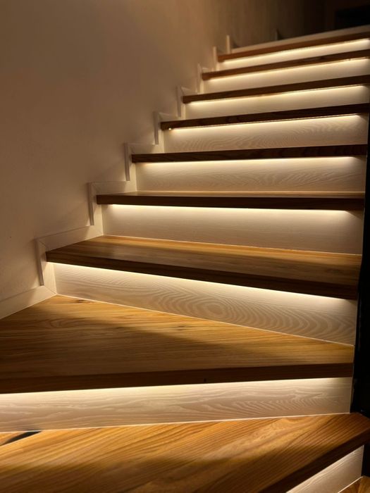 Trepte din lemn masiv cu rasina epoxidica