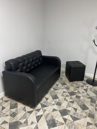 Офисный диван двухметсный В наличии