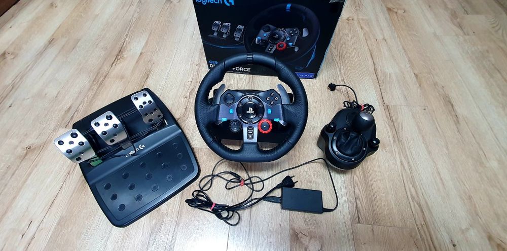 Gaming Volan Logitech G29 Volan+pedal+schimbător+adapter 

Funcționeaz