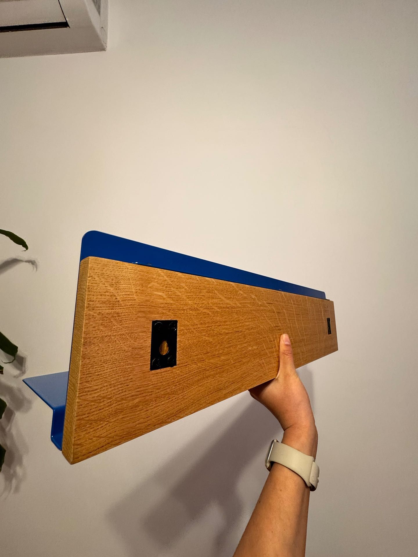 Raft Perete Nou - Design Nordic Minimalist. Poliță Lemn Masiv & Metal