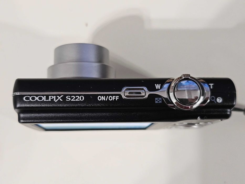 Aparat foto digital compact Nikon Coolpix S220 10MP 3x Zoom