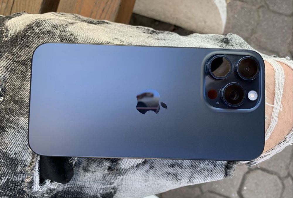 Display / Carcasa iPhone 15 / 15 Pro / 15 Pro Max Recarosare / Baterie