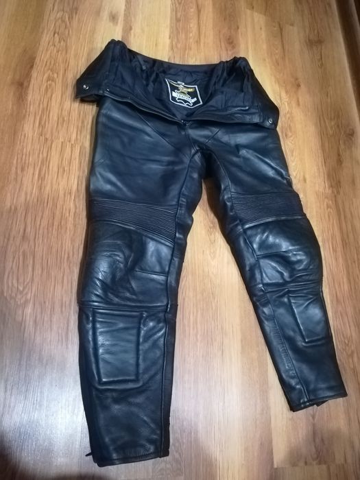 Дамски кожен мото панталон 40L