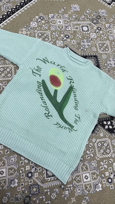 Свитер сатылады киілмеген жаңа күйде