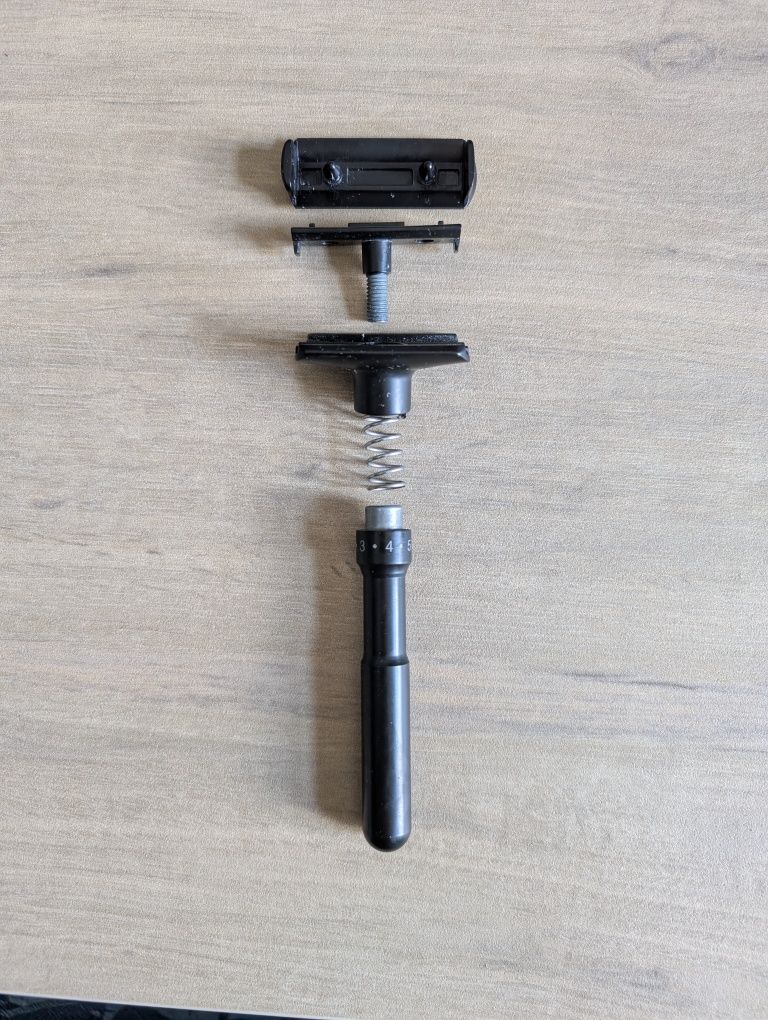 Механична регулируема бръсначка QSHAVE със сменяеми ножчета + подарък