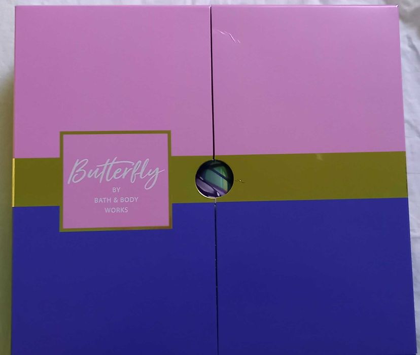 Vând set cadou săpun, loțiune, parfum de la Bath and Body Works