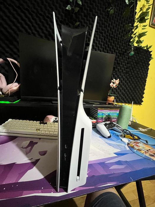 Vând PS 5 slim de 1 t