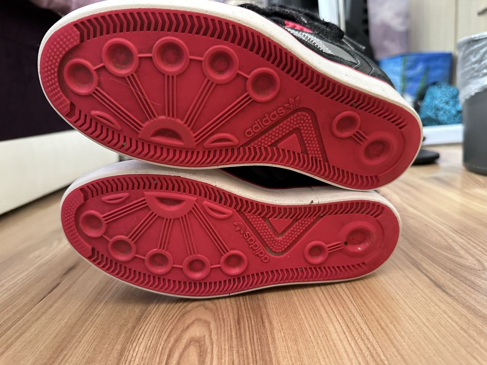 Adidas платформи