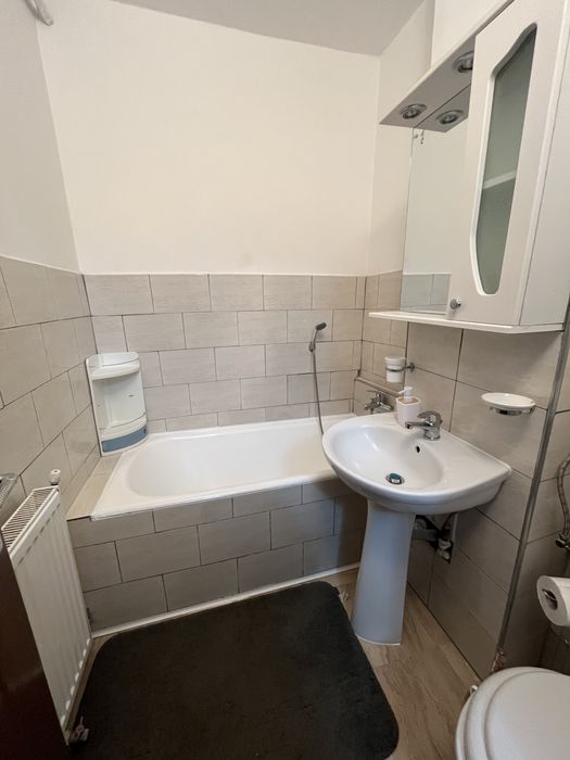 Vand Garsoniera complet renovata