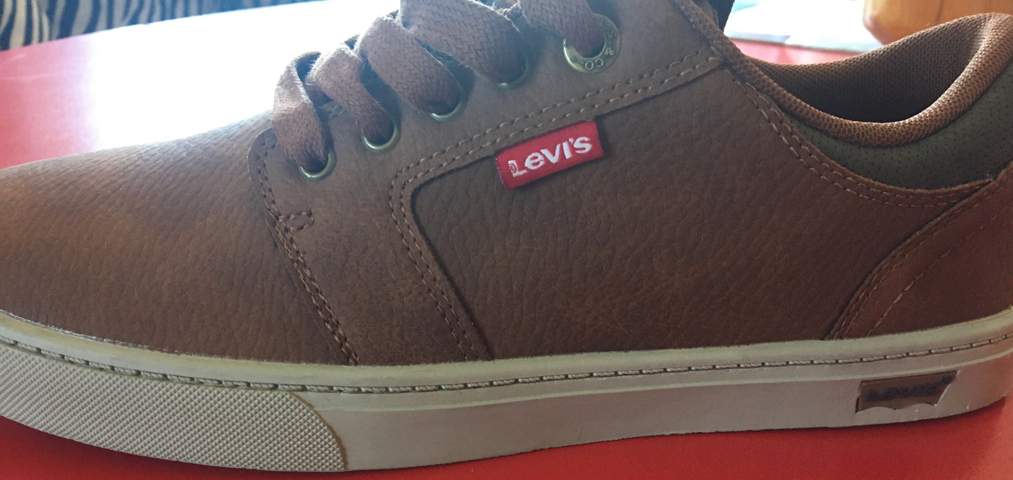 Обувки LEVI’S оригинални 42 номер като нови