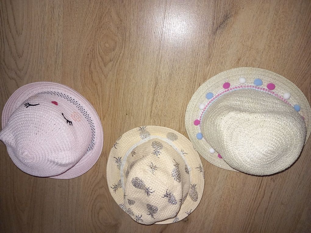 3бр. шапки HM ,Next,Primark 6 години