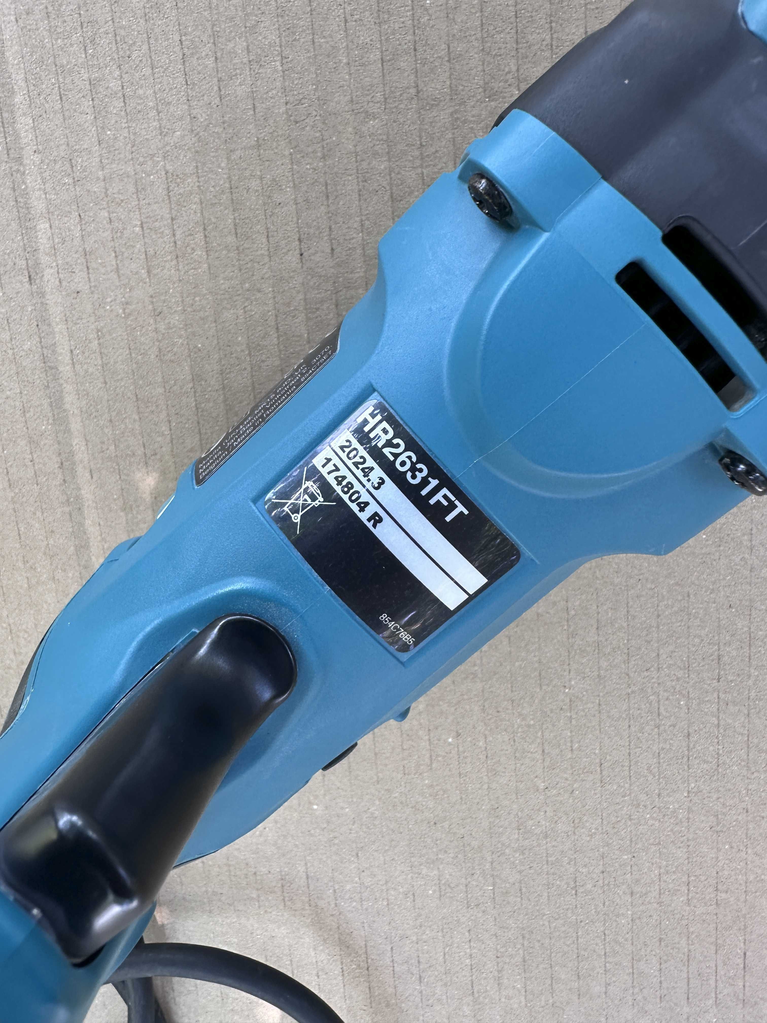 Makita HR2631FT ciocan rotopercutor si demolator  2,4 J SDS plus