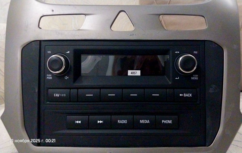 Магнитофон / Магнитола Кобальт / Шевроле