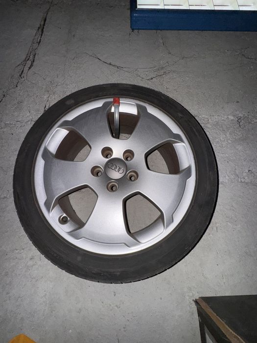 Зимни гуми + джанти Audi A3