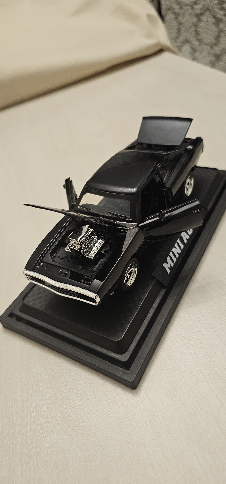 Dodge challenger 1970 моделька 1.32 маштаб