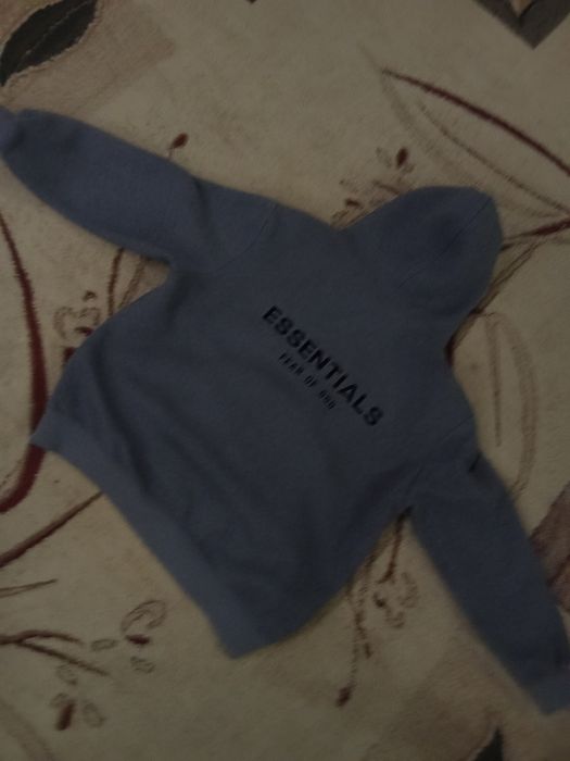 Продам толстовку есентиалс срочно деньги нужны