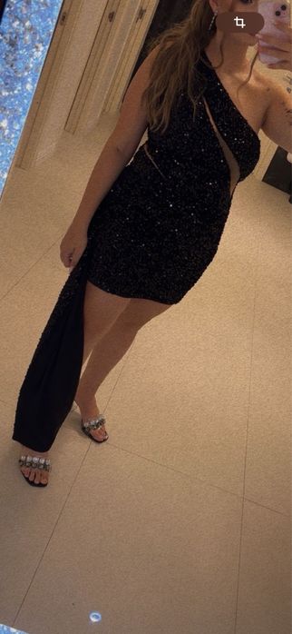 Vand rochi purtate decat o data sau noi