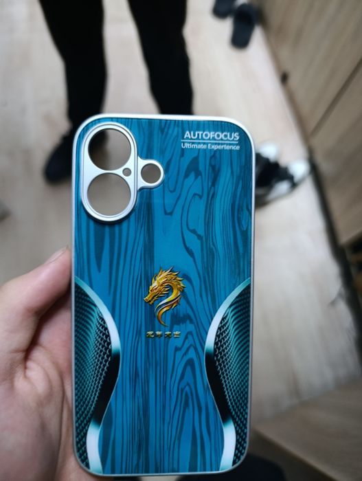 Чехол на iPhone 16