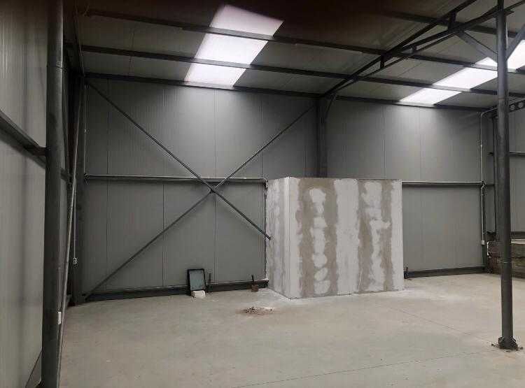 Hala, garaje, depozit, prestări servicii,